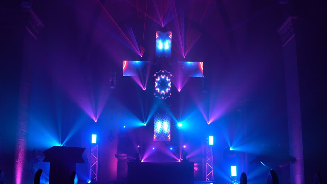 Lichtshow in der St. Vincentius Kirche
